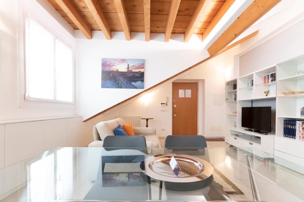 Mansarda Cola Apartment Milan Bagian luar foto